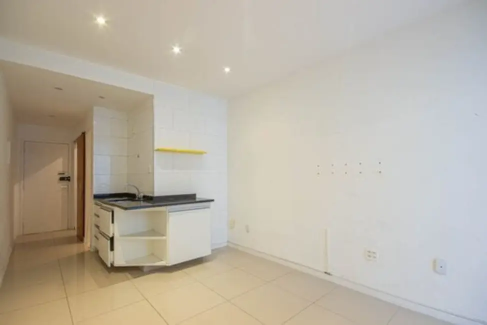 Foto 9 de Apartamento com 1 quarto à venda, 24m2 em Rio De Janeiro - RJ