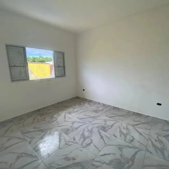 Foto 5 de Casa com 2 quartos à venda, 73m2 em Itanhaem - SP