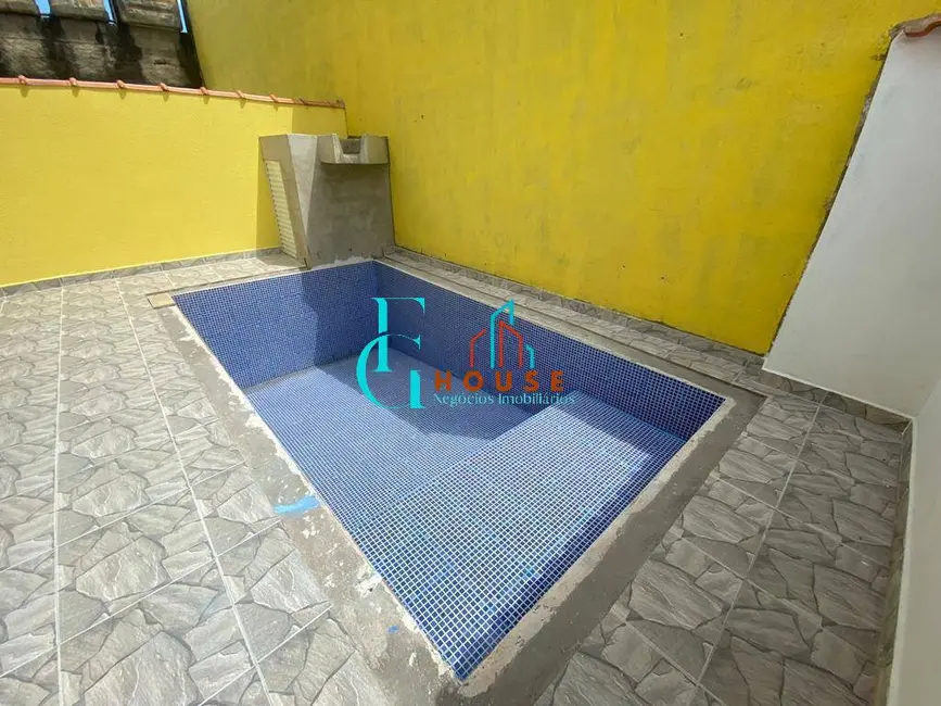 Foto 2 de Casa com 2 quartos à venda, 73m2 em Itanhaem - SP