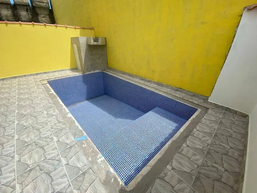 Foto 2 de Casa com 2 quartos à venda, 73m2 em Itanhaem - SP