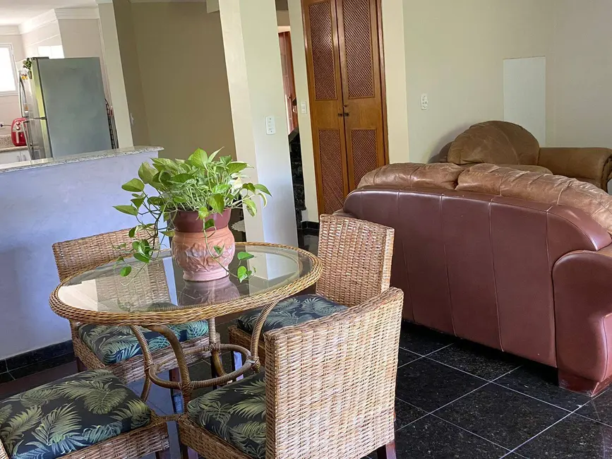 Foto 2 de Casa com 3 quartos à venda, 150m2 em Enseada, Guaruja - SP