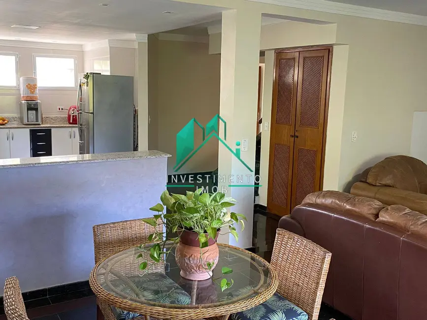 Foto 1 de Casa com 3 quartos à venda, 150m2 em Enseada, Guaruja - SP