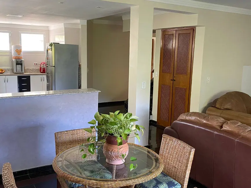 Foto 1 de Casa com 3 quartos à venda, 150m2 em Enseada, Guaruja - SP