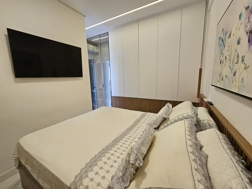 Foto 9 de Apartamento à venda, 160m2 em Jardim Tupanci, Barueri - SP