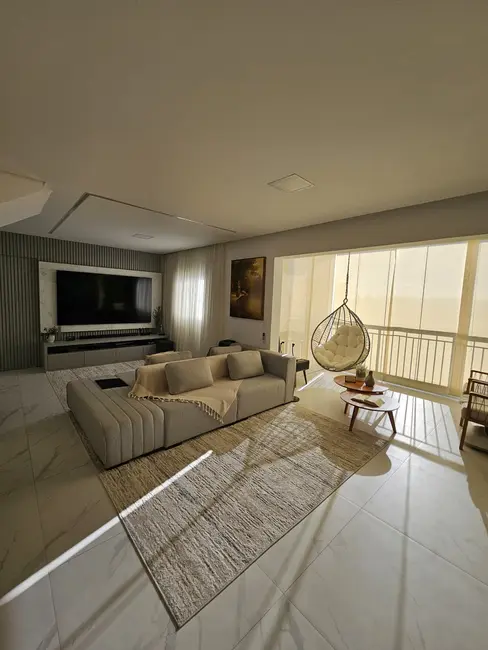 Foto 3 de Apartamento à venda, 160m2 em Jardim Tupanci, Barueri - SP