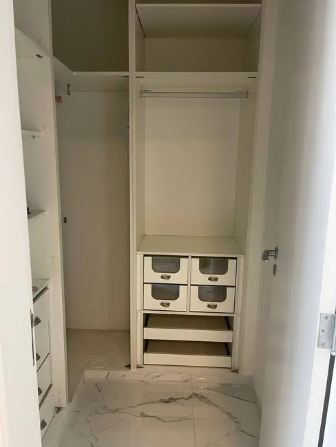 Foto 5 de Casa com 4 quartos à venda e para alugar, 100m2 em Alphaville Residencial Plus, Barueri - SP