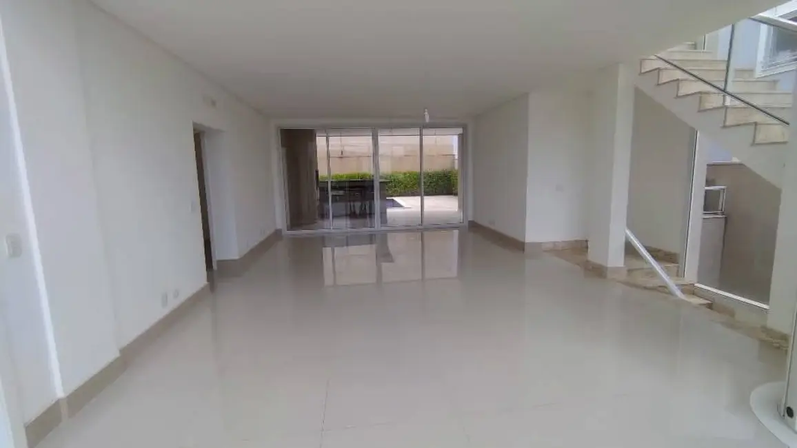 Casa à venda, 470m2 em Alphaville, Santana De Parnaiba - SP - imagem 5 Foto 5 de Casa à venda, 470m2 em Alphaville, Santana De Parnaiba - SP
