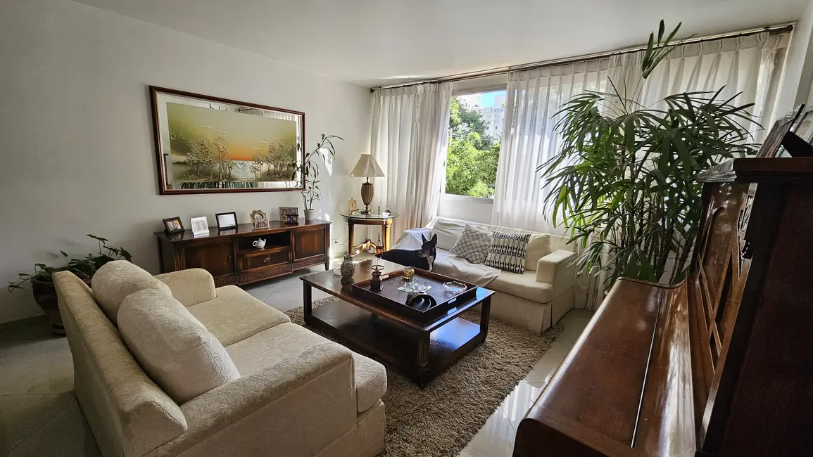 Apartamento com 3 quartos à venda, 131m2 em Moema, São Paulo - SP - imagem 5 Foto 5 de Apartamento com 3 quartos à venda, 131m2 em Moema, São Paulo - SP