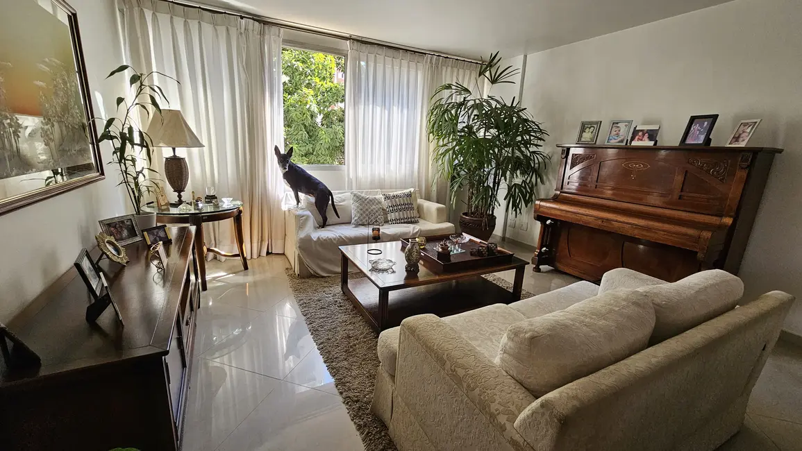 Apartamento com 3 quartos à venda, 131m2 em Moema, São Paulo - SP - imagem 2 Foto 2 de Apartamento com 3 quartos à venda, 131m2 em Moema, São Paulo - SP