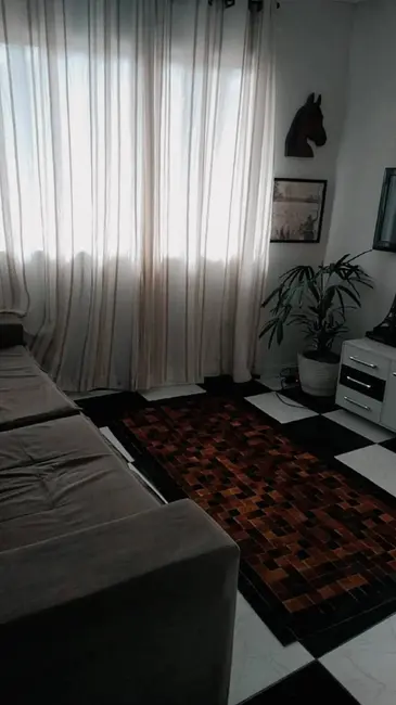 Casa com 2 quartos à venda, 120m2 em Umuarama, Osasco - SP - imagem 2 Foto 2 de Casa com 2 quartos à venda, 120m2 em Umuarama, Osasco - SP