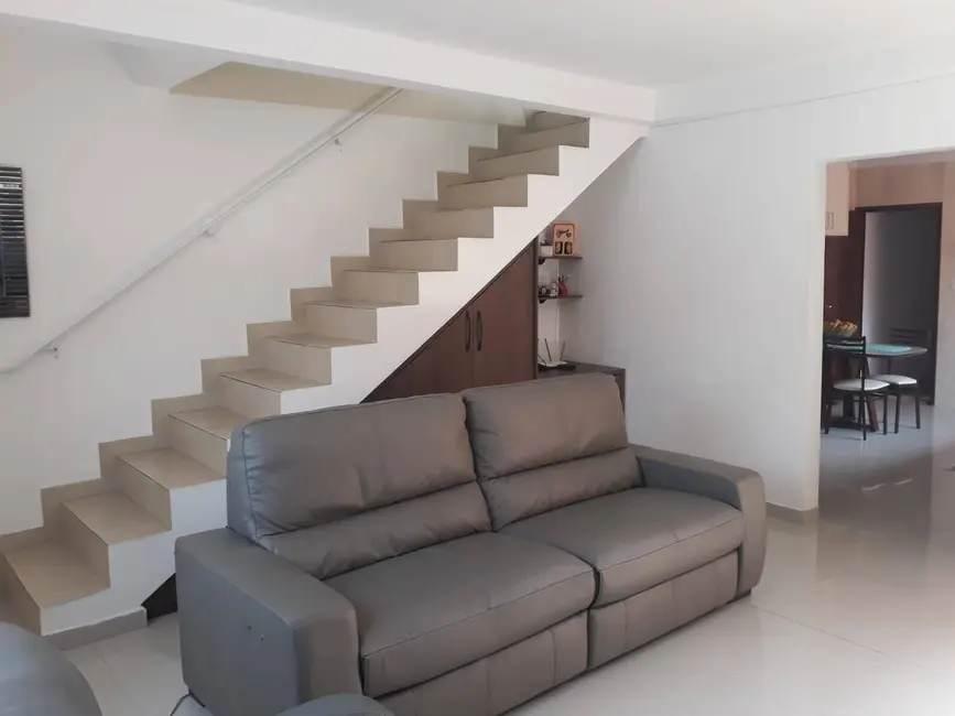 Sobrado com 3 quartos à venda, 125m2 em Cipava, Osasco - SP - imagem 6 Foto 6 de Sobrado com 3 quartos à venda, 125m2 em Cipava, Osasco - SP