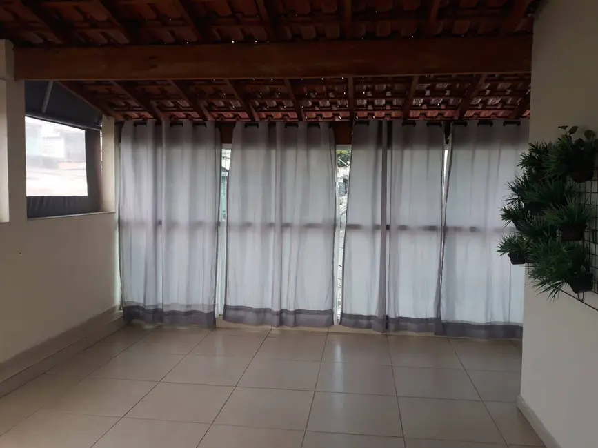 Sobrado com 3 quartos à venda, 125m2 em Cipava, Osasco - SP - imagem 2 Foto 2 de Sobrado com 3 quartos à venda, 125m2 em Cipava, Osasco - SP