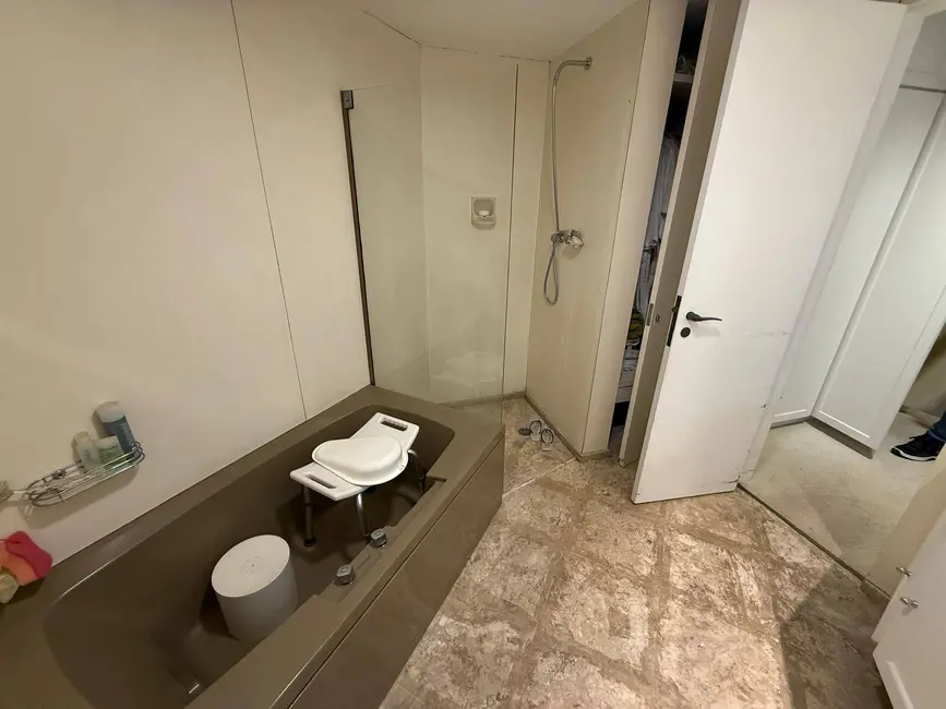 Foto 3 de Apartamento com 2 quartos para alugar, 224m2 em Jardim Paulista, São Paulo - SP