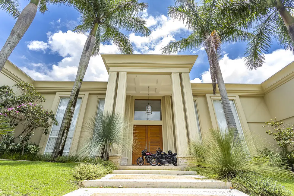 Foto 1 de Casa com 5 quartos à venda em Centro Comercial Jubran, Barueri - SP