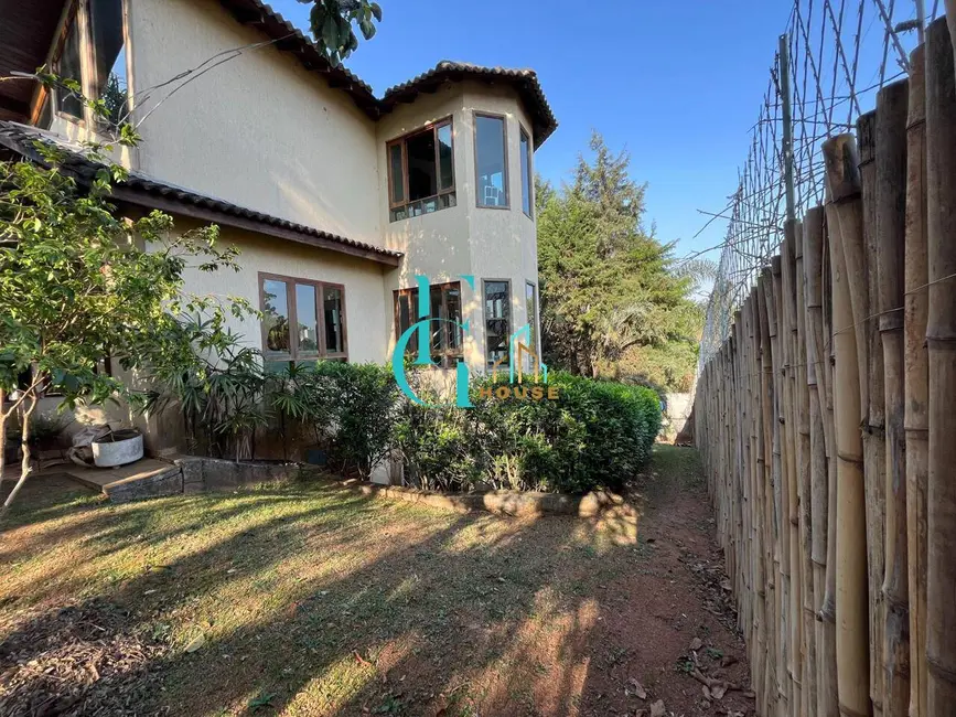 Casa com 4 quartos à venda, 1338m2 em Jardim Marilu, Carapicuiba - SP - imagem 3 Foto 3 de Casa com 4 quartos à venda, 1338m2 em Jardim Marilu, Carapicuiba - SP