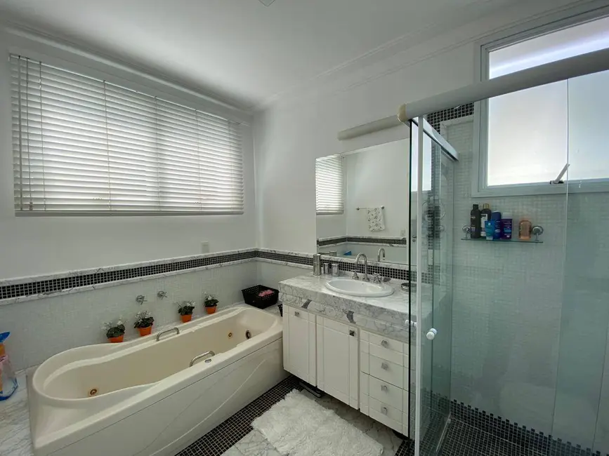 Foto 3 de Casa com 5 quartos para alugar, 1500m2 em Tamboré, Santana De Parnaiba - SP