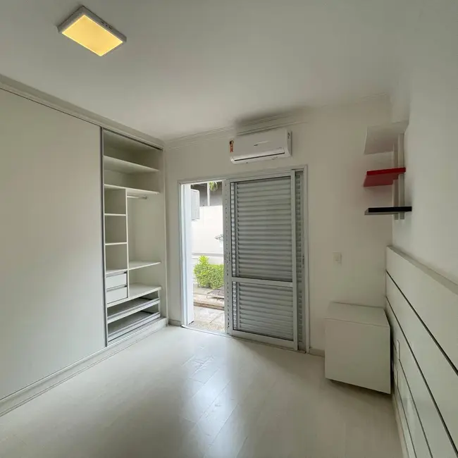 Foto 2 de Casa com 4 quartos para alugar em Barueri - SP