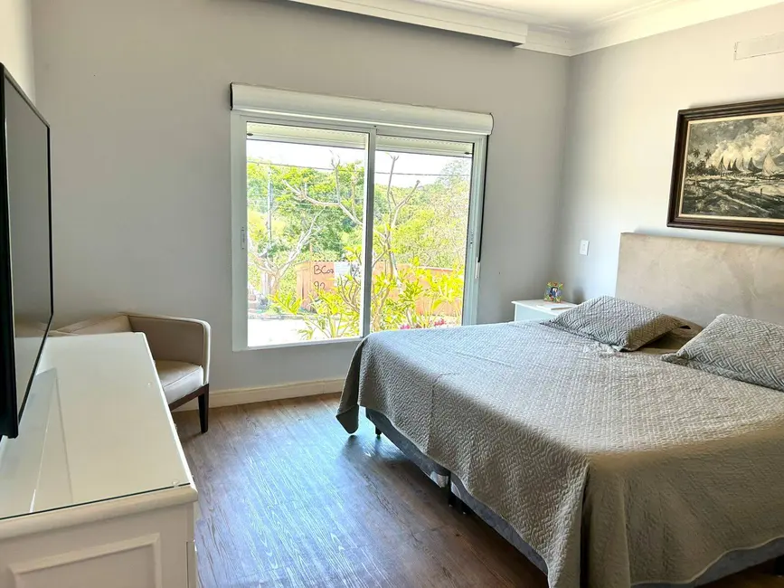 Foto 6 de Casa com 3 quartos para alugar, 240m2 em Jardim Ísis, Cotia - SP