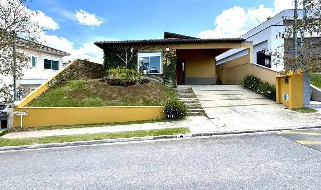 Foto 1 de Casa com 3 quartos para alugar, 240m2 em Jardim Ísis, Cotia - SP