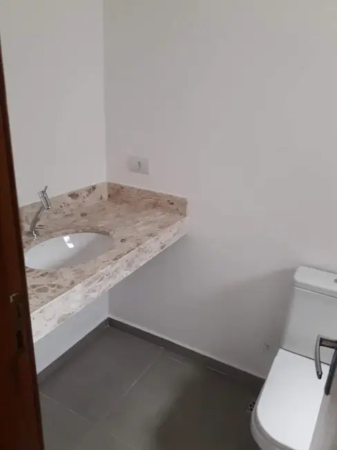 Casa com 3 quartos para alugar em Barueri - SP - imagem 8 Foto 8 de Casa com 3 quartos para alugar em Barueri - SP