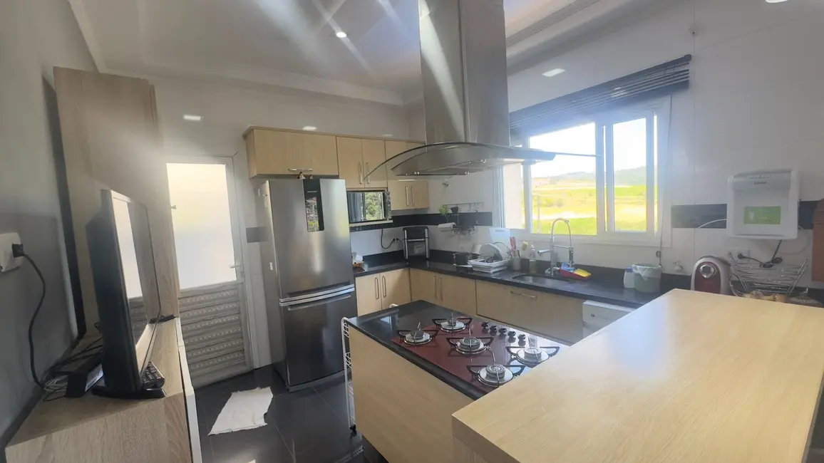 Foto 12 de Casa à venda, 264m2 em Parque Rizzo II, Cotia - SP