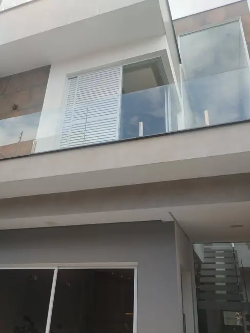 Foto 1 de Casa com 3 quartos à venda, 125m2 em Vila do Conde, Barueri - SP