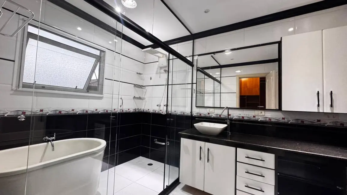 Casa com 4 quartos à venda e para alugar, 480m2 em Morada das Flores (Aldeia da Serra), Santana De Parnaiba - SP - imagem 9 Foto 9 de Casa com 4 quartos à venda e para alugar, 480m2 em Morada das Flores (Aldeia da Serra), Santana De Parnaiba - SP