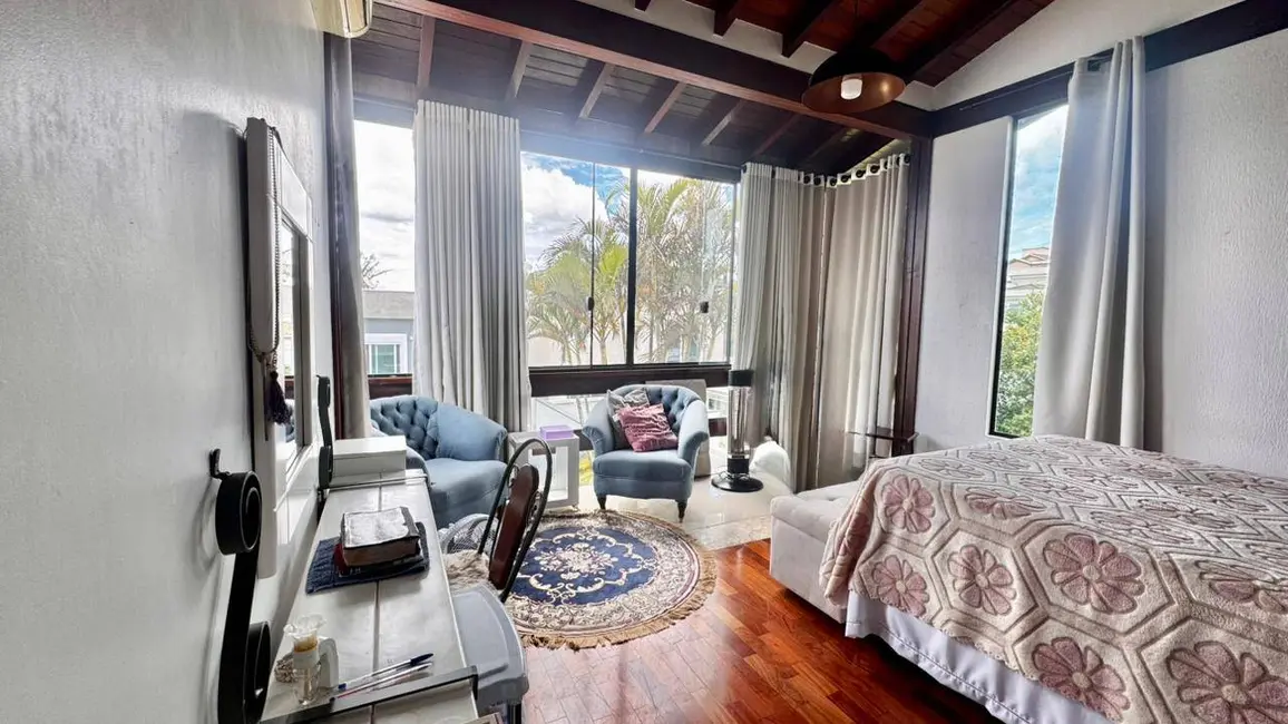 Casa com 4 quartos à venda, 510m2 em Residencial Morada dos Lagos, Barueri - SP - imagem 5 Foto 5 de Casa com 4 quartos à venda, 510m2 em Residencial Morada dos Lagos, Barueri - SP