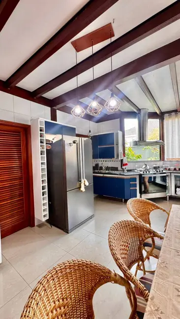 Casa com 4 quartos à venda, 510m2 em Residencial Morada dos Lagos, Barueri - SP - imagem 7 Foto 7 de Casa com 4 quartos à venda, 510m2 em Residencial Morada dos Lagos, Barueri - SP