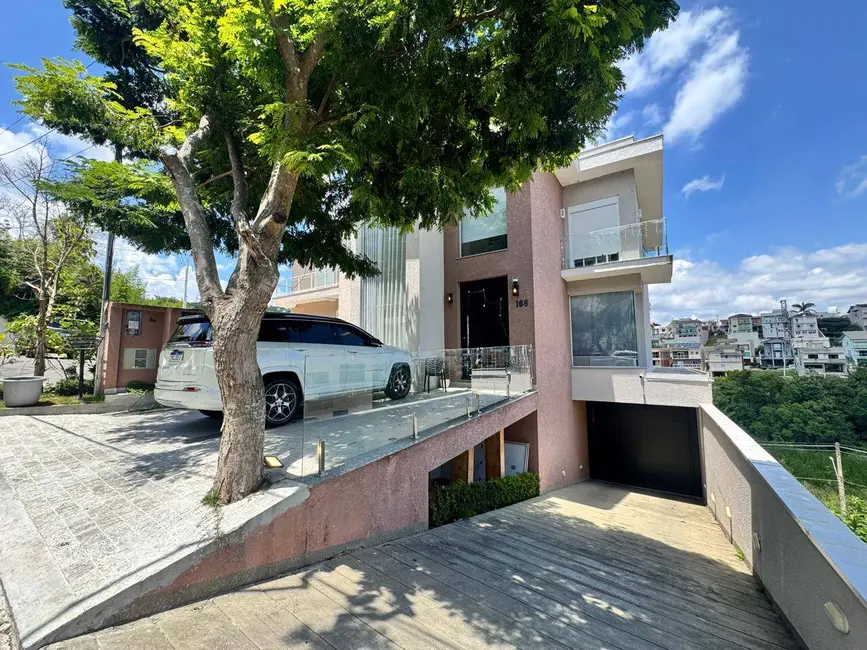 Foto 1 de Casa com 3 quartos à venda, 250m2 em Cotia - SP