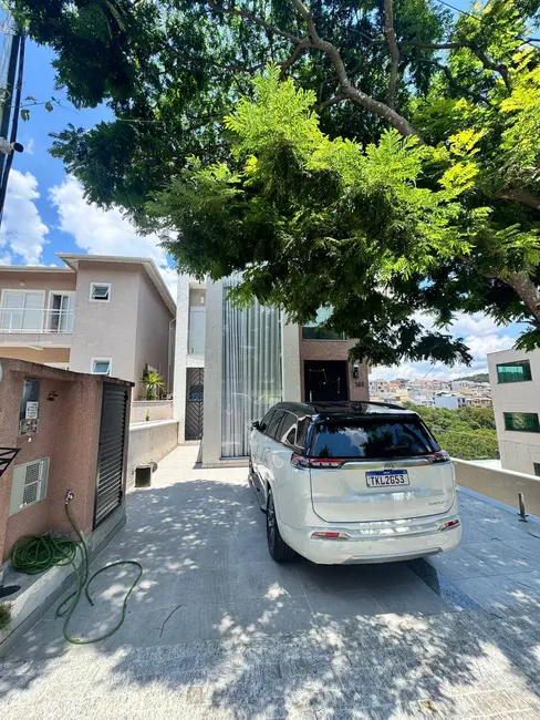 Foto 3 de Casa com 3 quartos à venda, 250m2 em Cotia - SP