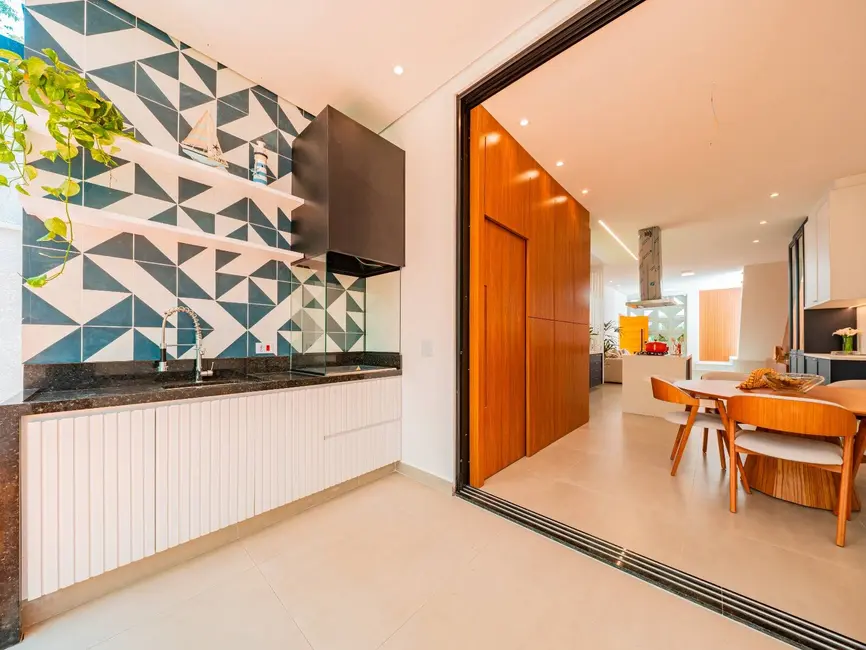 Foto 3 de Casa com 3 quartos à venda, 150m2 em Santana De Parnaiba - SP