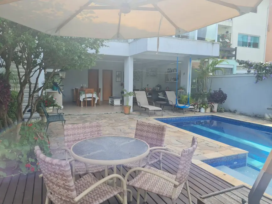 Foto 4 de Casa com 3 quartos à venda e para alugar, 300m2 em Parque Nova Jandira, Jandira - SP