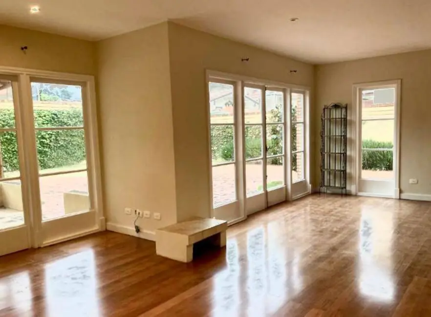 Casa com 4 quartos à venda, 600m2 em Barueri - SP - imagem 8 Foto 8 de Casa com 4 quartos à venda, 600m2 em Barueri - SP