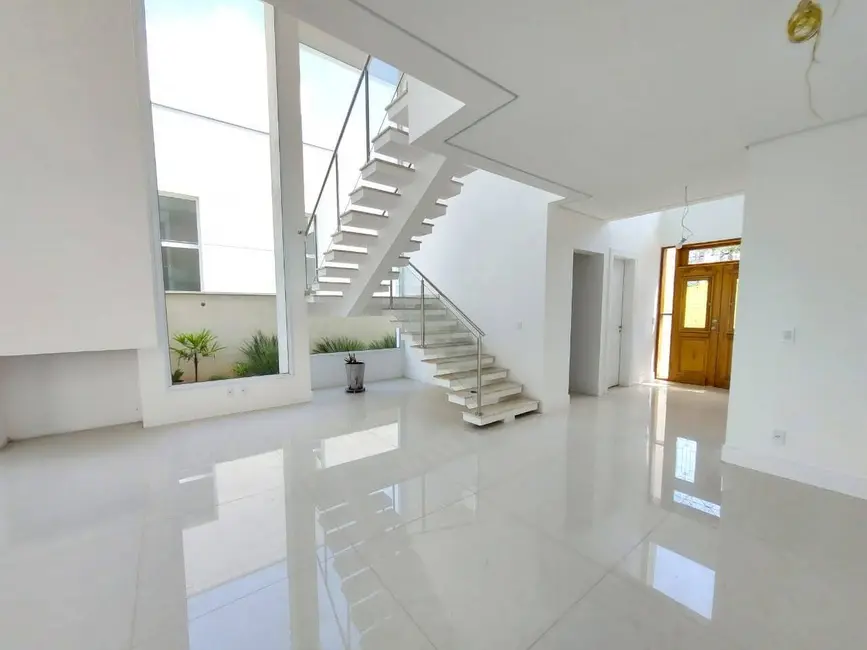 Casa com 4 quartos à venda e para alugar, 450m2 em Alphaville, Santana De Parnaiba - SP - imagem 2 Foto 2 de Casa com 4 quartos à venda e para alugar, 450m2 em Alphaville, Santana De Parnaiba - SP