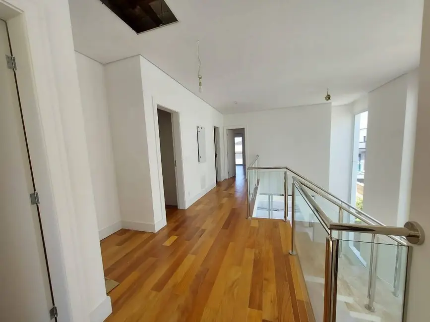 Casa com 4 quartos à venda e para alugar, 450m2 em Alphaville, Santana De Parnaiba - SP - imagem 8 Foto 8 de Casa com 4 quartos à venda e para alugar, 450m2 em Alphaville, Santana De Parnaiba - SP