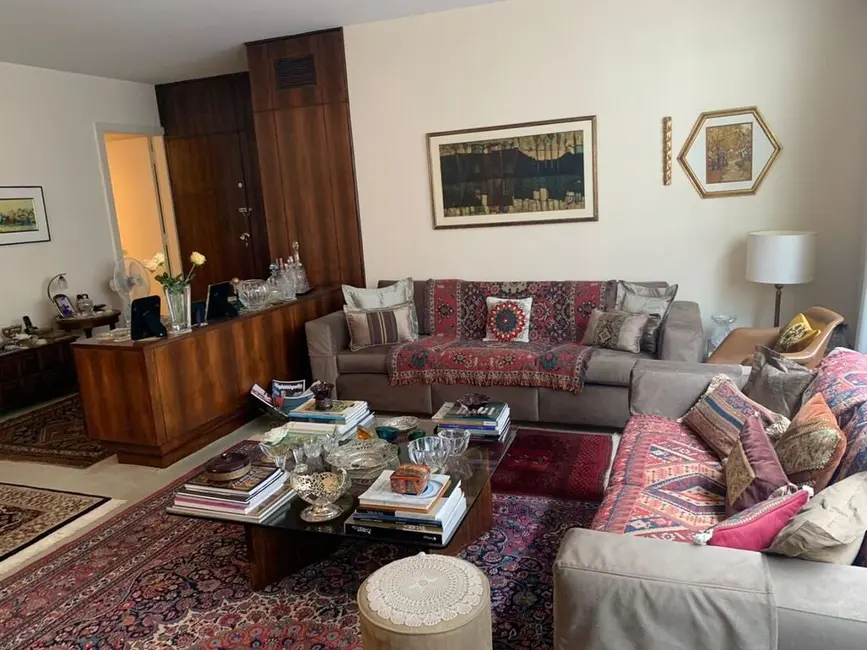 Apartamento com 3 quartos à venda, 224m2 em Higienópolis, São Paulo - SP - imagem 3 Foto 3 de Apartamento com 3 quartos à venda, 224m2 em Higienópolis, São Paulo - SP