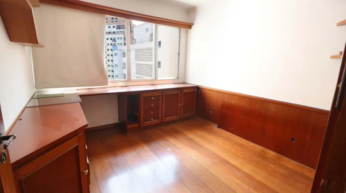 Apartamento com 3 quartos à venda, 210m2 em Higienópolis, São Paulo - SP - imagem 8 Foto 8 de Apartamento com 3 quartos à venda, 210m2 em Higienópolis, São Paulo - SP