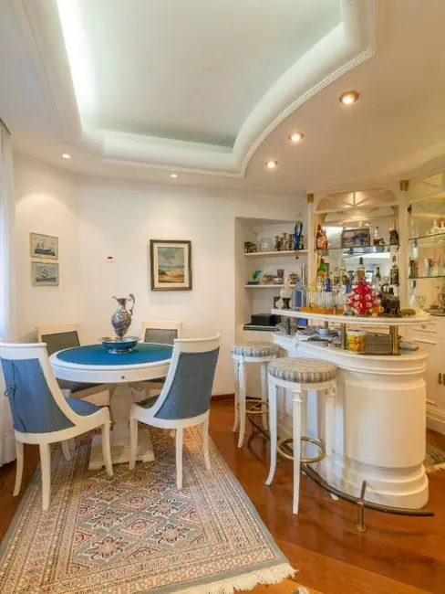 Apartamento com 3 quartos à venda, 196m2 em Aclimação, São Paulo - SP - imagem 3 Foto 3 de Apartamento com 3 quartos à venda, 196m2 em Aclimação, São Paulo - SP