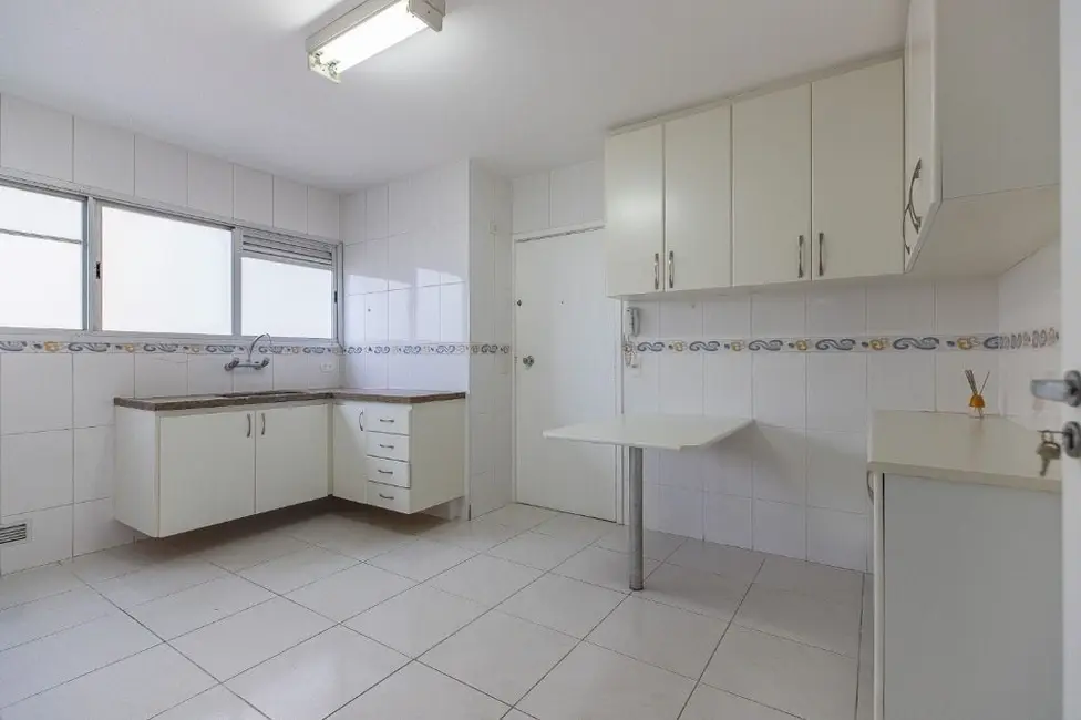 Apartamento com 3 quartos à venda, 129m2 em Perdizes, São Paulo - SP - imagem 9 Foto 9 de Apartamento com 3 quartos à venda, 129m2 em Perdizes, São Paulo - SP