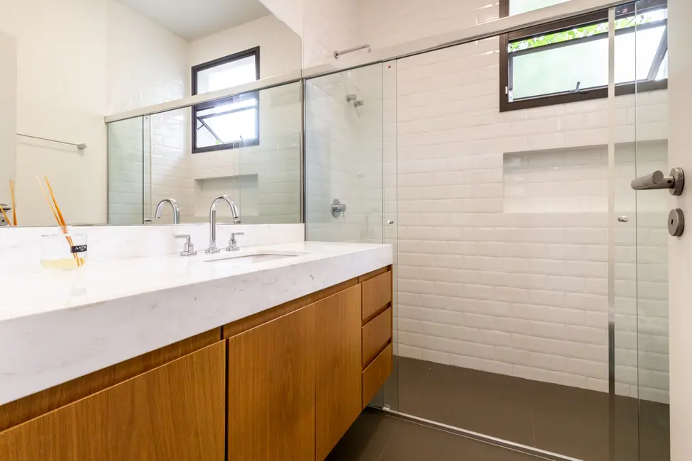 Casa com 4 quartos à venda, 301m2 em Alto da Lapa, São Paulo - SP - imagem 4 Foto 4 de Casa com 4 quartos à venda, 301m2 em Alto da Lapa, São Paulo - SP