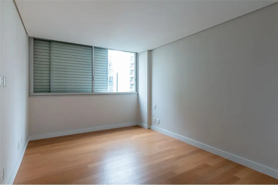 Foto 4 de Apartamento com 3 quartos à venda, 236m2 em Higienópolis, São Paulo - SP