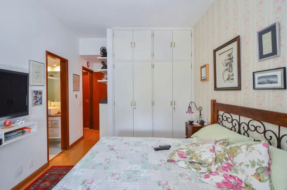 Apartamento com 3 quartos à venda, 234m2 em Higienópolis, São Paulo - SP - imagem 5 Foto 5 de Apartamento com 3 quartos à venda, 234m2 em Higienópolis, São Paulo - SP