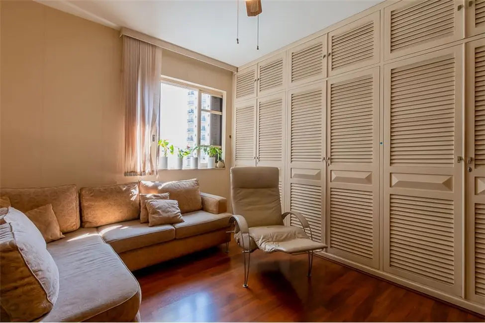 Apartamento com 3 quartos à venda, 133m2 em Higienópolis, São Paulo - SP - imagem 3 Foto 3 de Apartamento com 3 quartos à venda, 133m2 em Higienópolis, São Paulo - SP
