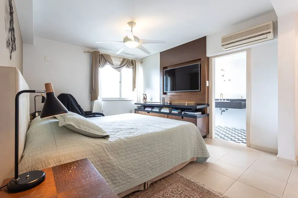 Apartamento com 6 quartos à venda, 333m2 em Alto de Pinheiros, São Paulo - SP - imagem 8 Foto 8 de Apartamento com 6 quartos à venda, 333m2 em Alto de Pinheiros, São Paulo - SP