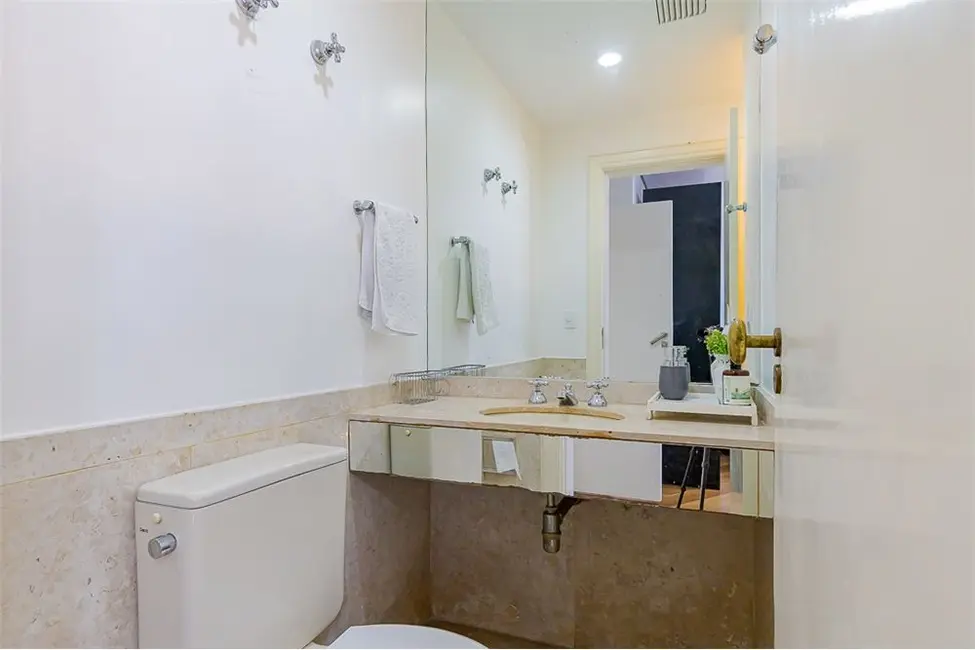 Apartamento com 4 quartos à venda, 247m2 em Higienópolis, São Paulo - SP - imagem 5 Foto 5 de Apartamento com 4 quartos à venda, 247m2 em Higienópolis, São Paulo - SP