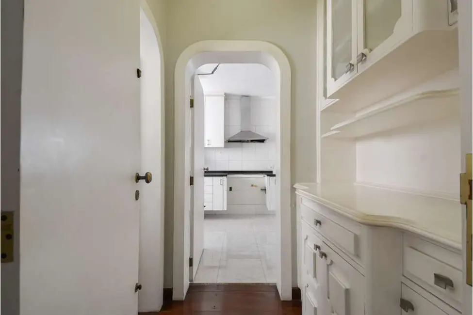 Apartamento com 3 quartos à venda, 195m2 em Aclimação, São Paulo - SP - imagem 4 Foto 4 de Apartamento com 3 quartos à venda, 195m2 em Aclimação, São Paulo - SP