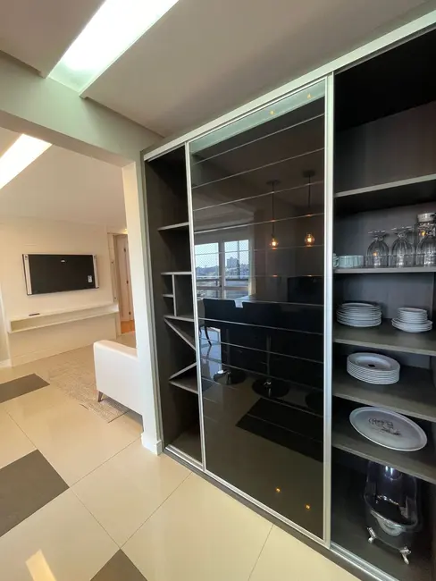 Apartamento com 3 quartos à venda, 245m2 em Sanvitto, Caxias Do Sul - RS - imagem 8 Foto 8 de Apartamento com 3 quartos à venda, 245m2 em Sanvitto, Caxias Do Sul - RS