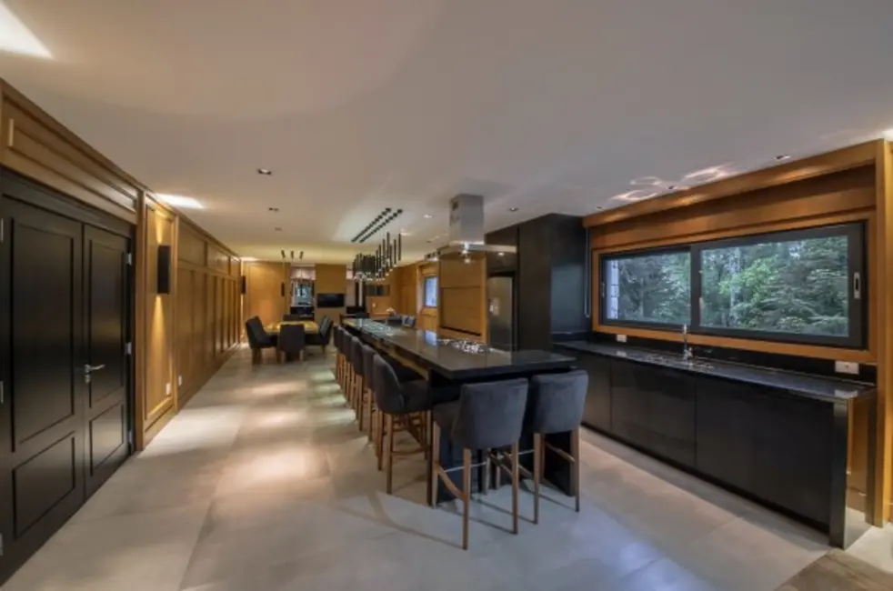 Apartamento com 3 quartos à venda, 319m2 em Gramado - RS - imagem 4 Foto 4 de Apartamento com 3 quartos à venda, 319m2 em Gramado - RS