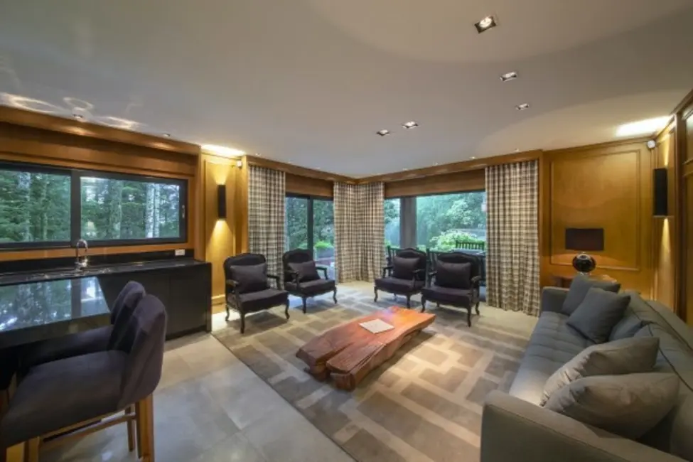 Foto 2 de Apartamento com 3 quartos à venda, 319m2 em Gramado - RS